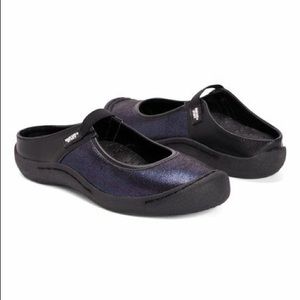 Muk Luk Justine Blue Sparkle Mule Womens